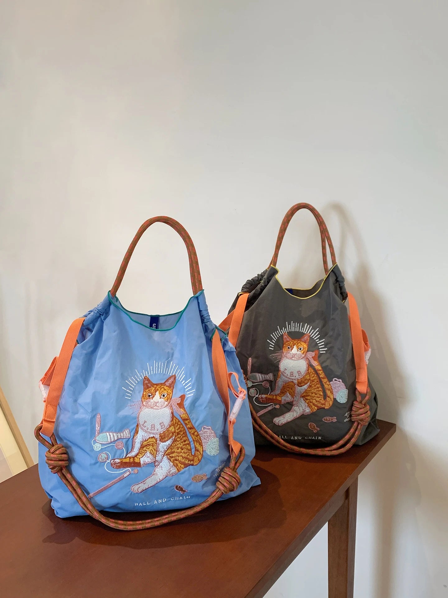 Women's Tote Bag With Embroidered Cat Design